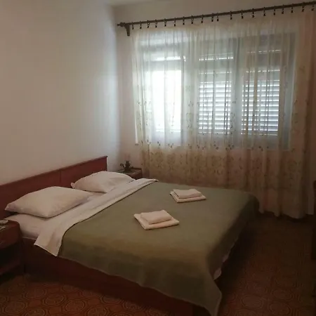 Guest house Bire ***